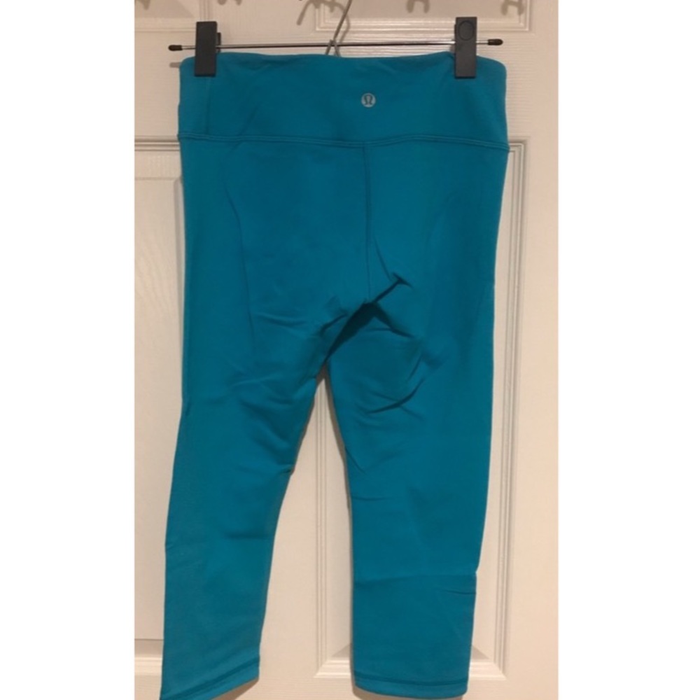 Lululemon cropped reversible blue/teal leggings